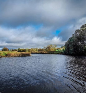 Présentation du territoire, rivière en Irlande dans le comté de Cavan.