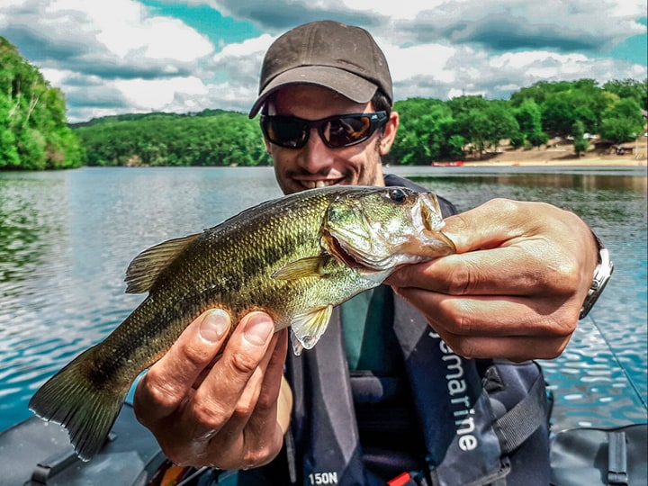 Initiation pêche du black bass en float tube en lacs de barrage Creusois