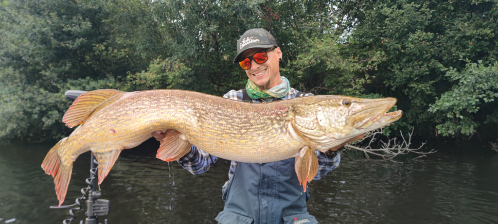 Gros brochet du lac de Vassivière